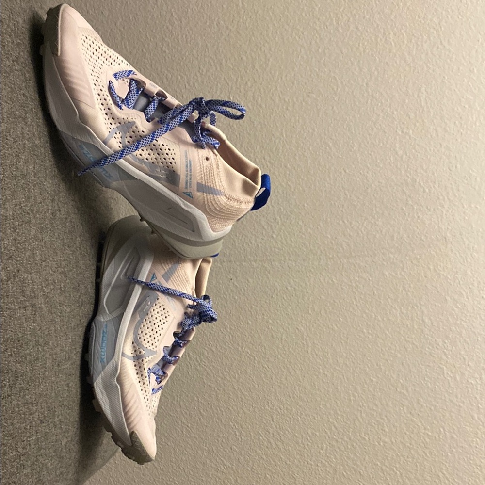Women's Cream and Blue Nike Trail Shoes